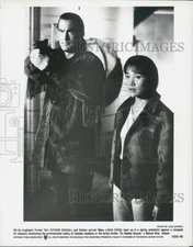 1994 Press Photo "On Deadly Ground" Steven Segal & Joan Chen - DFPG63971