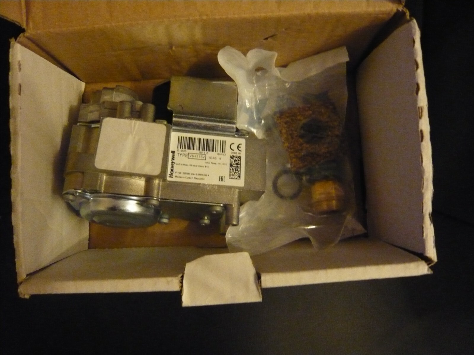 BAXI / POTTERTON  / MAIN GAS VALVE KIT 242473 RRP £172 WITH FITTINGS