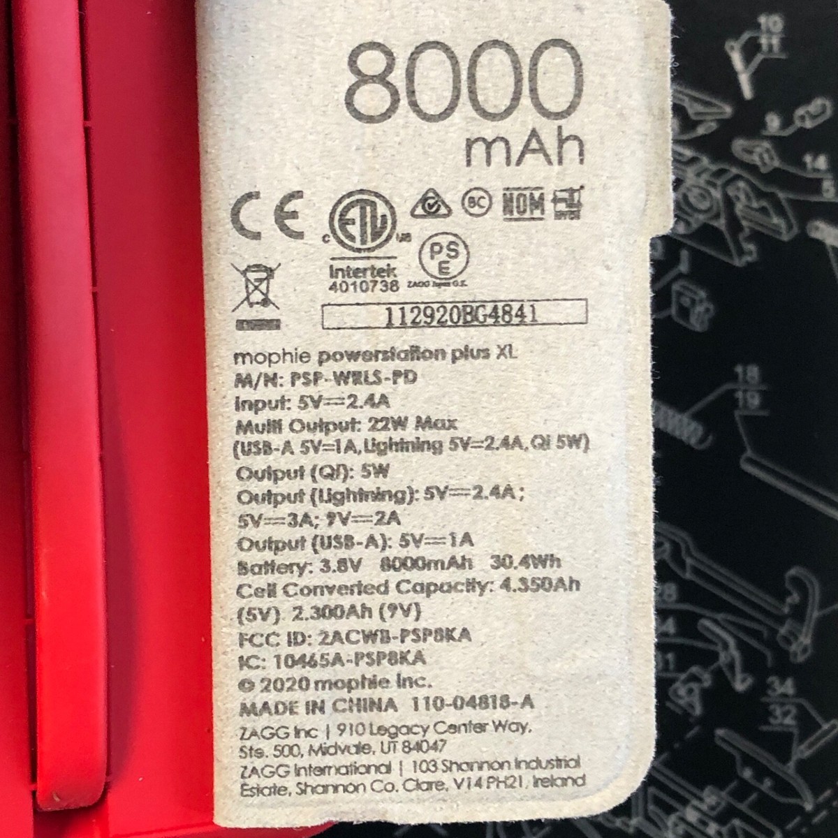 Supreme Mophie Powerstation Plus XL Red PSP-WRLS-PD 8000 mAh Supreme Mophie Powerstation Plus XL Red PSP-WRLS-PD 8000 mAh