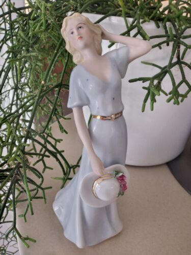 Royal Dux Bohemia Porzellan Figur Frau mit Hut 19 cm TOP - Bild 1 von 10