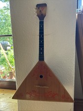 Verkaufe hier eine Balalaika ,traditionelles russisches Musikinstrument