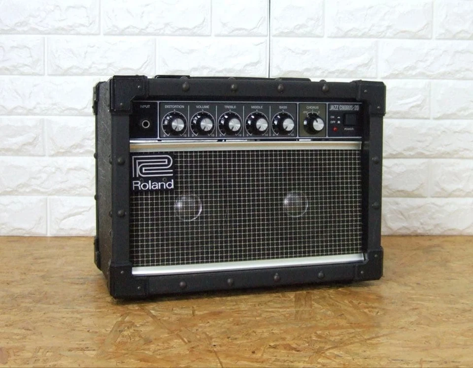 Amplificador de Guitarra Roland JC-20 JAZZ CHORUS-20 10W+10W AC100V 50/60Hz 18W Foto 2 de 4