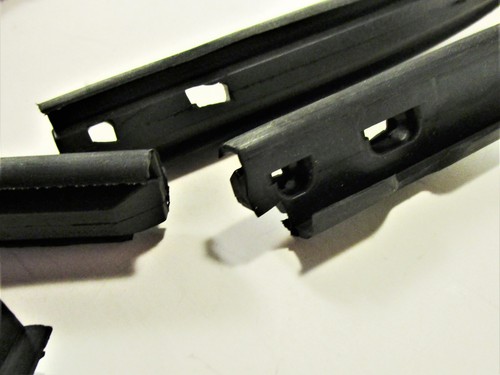 1973-1979 FORD PICK-UP 1978 1979 BRONCO DOOR VENT WINDOW RUBBER SEAL SET NEW - Picture 3 of 3