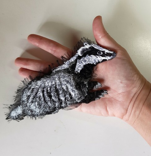 European Badger Handmade Embroidered Patch - Picture 6 of 8