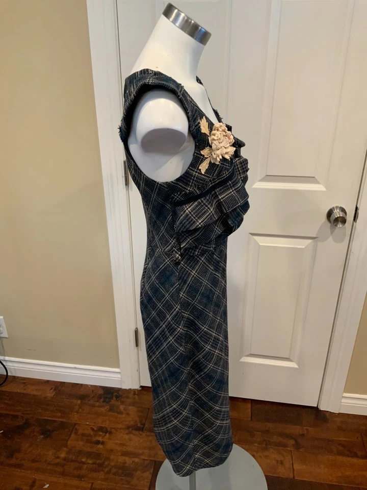 Vestido a Cuadros Floreat Anthropologie Gris y Azul con Volantes con Flor, Talla 4 (EE. UU.) Foto 3 de 4