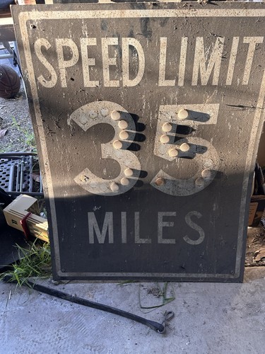 VTG Metal 35 MPH Street Sign With Cat Eye Reflectors 30inch Height x 24 inches W