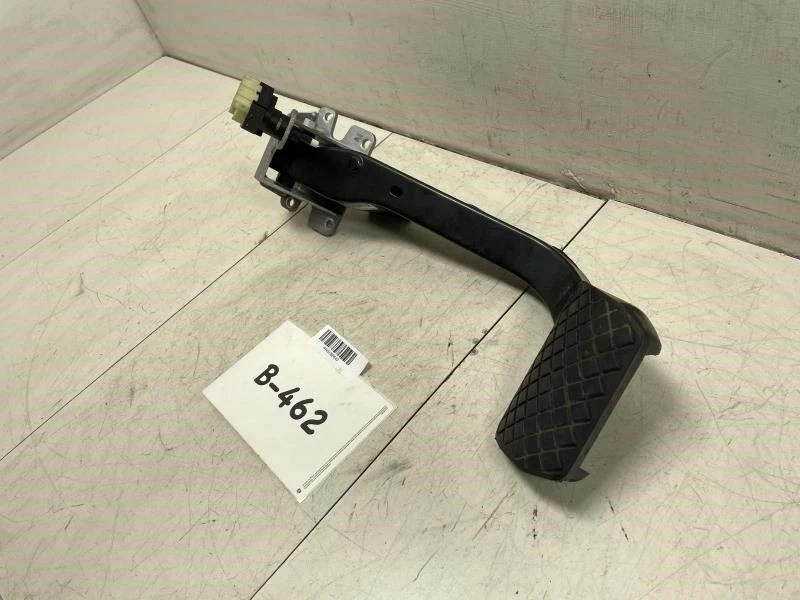 AUDI A8L 2004 4,2 QUATTRO pedal de freno con soporte OEM+ Foto 2 de 4