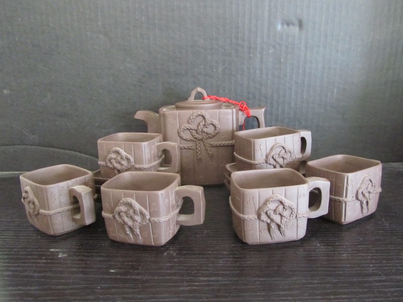 Nice Vintage Chinese Yixing Zisha Set of Teapot, Tea Cups & Saucers, Marked