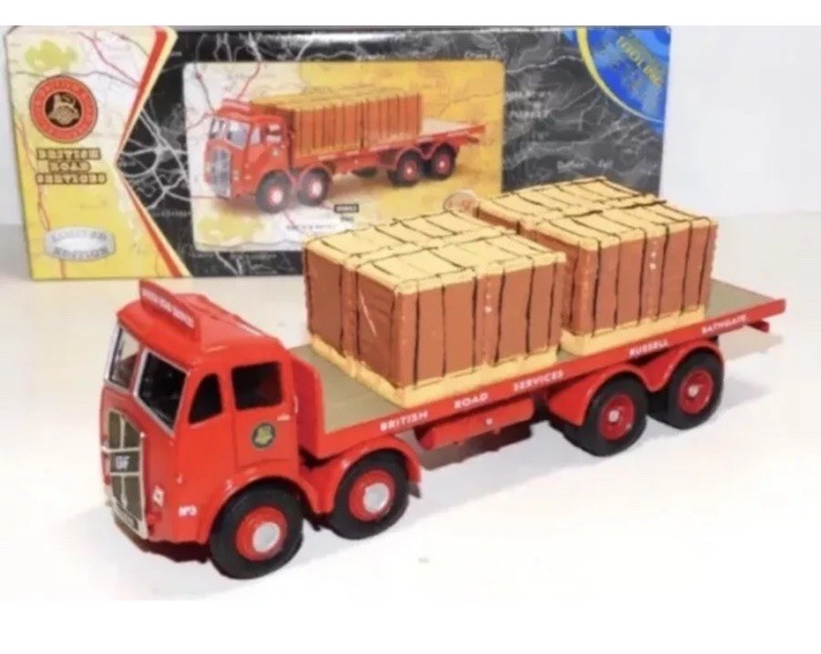 Corgi Classics 09803 ERF V 8 Wheel Platform lorry with Pallet Load BRS 1:50 NEW