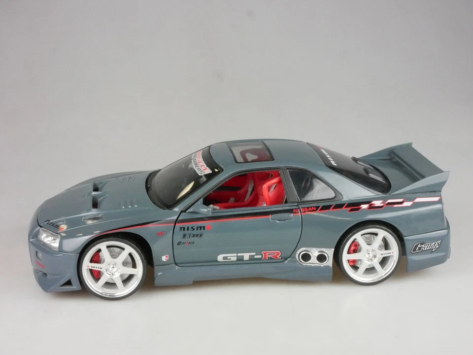 Muscle Machines 1/18 2000 Nissan Skyline GT-R Muscle Tuners diecast 132697