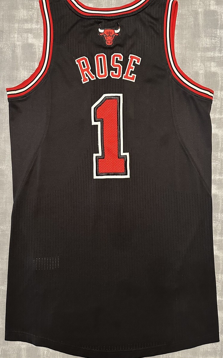 Authentic Vintage Adidas NBA Chicago Bulls Derrick Rose Basketball