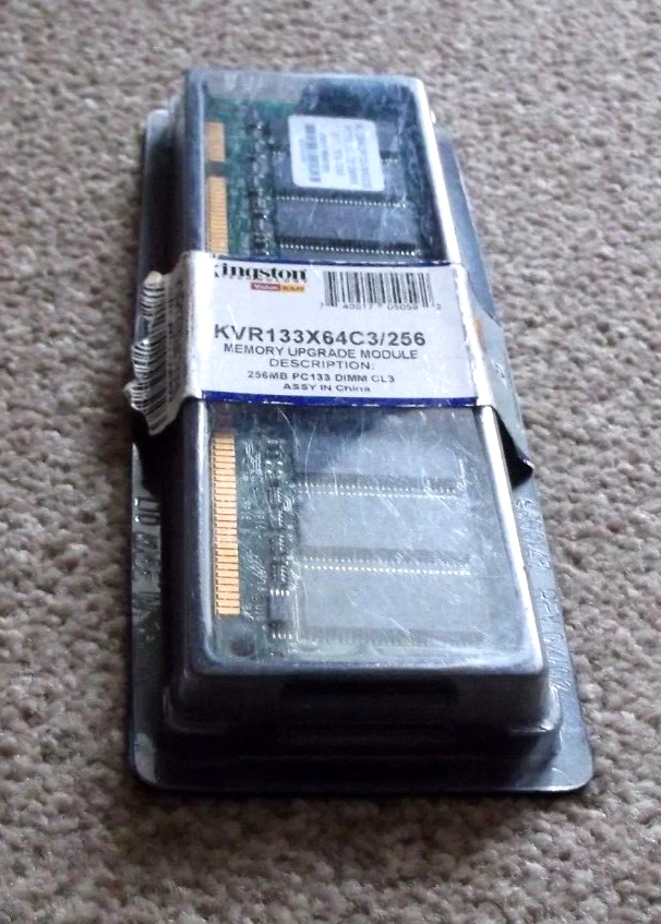 Kingston 256MB PC133 133MHz 168-Pin DIMM ( KVR133X64C3/256 9905220-006.A00 ) REF - Image 2 of 4