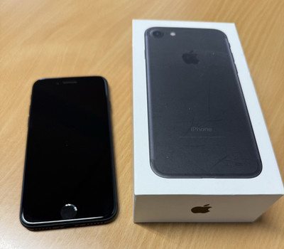 Apple iPhone 7 Smartphone Handy 32 GB schwarz ohne Simlock