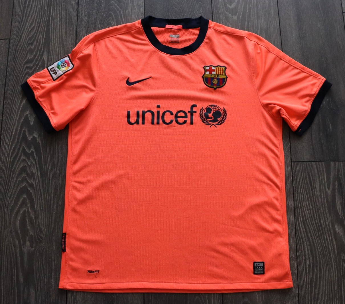 BARCELONA 2009 2010 AWAY FOOTBALL SHIRT NIKE SOCCER JERSEY VINTAGE SIZE MEN'S L