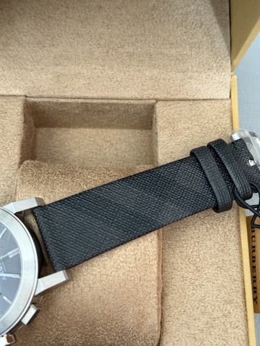 Brandneu Burberry BU9362 Chronograph Zifferblatt Stahlgehäuse Lederband Herrenuhr - Bild 6 von 7