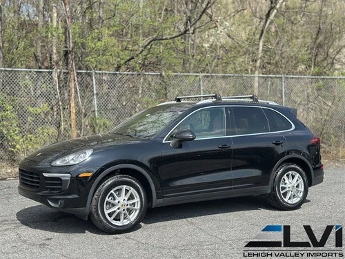 2016 Porsche Cayenne Image 1 of 4