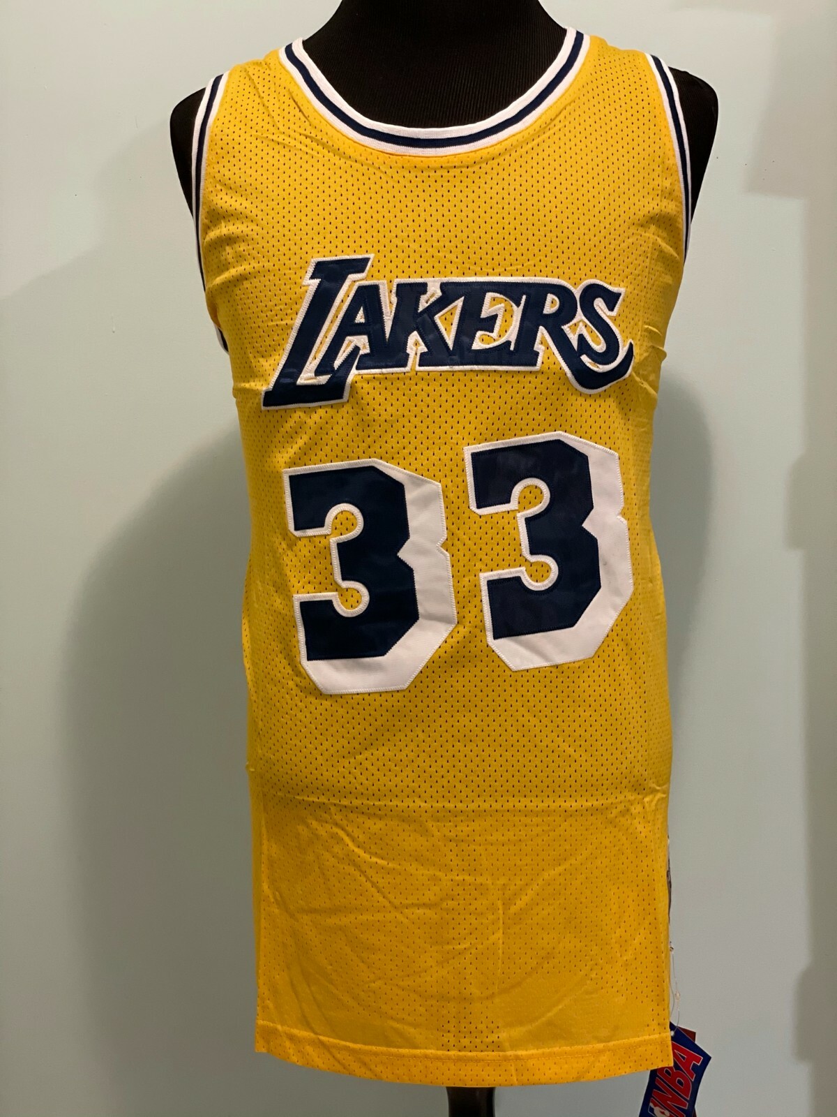 lakers 33 jersey