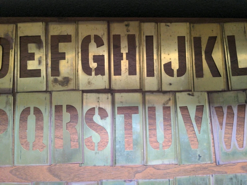 Plantillas de alfabeto de latón con ribete ajustable de colección Reese’s 3" No. 10033 con caja Foto 3 de 4