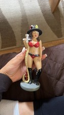 Sexy Feuerwehrfrau Figur - Hot Stuff Dekofigur - Funny - Sexy Jobs Sammlerstück