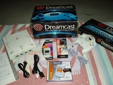 SEGA DREAMCAST CONSOLE-CONTROLLER-2 GAMES-VMU-MEMORY CARD- KEYBOARD-EX CORD-