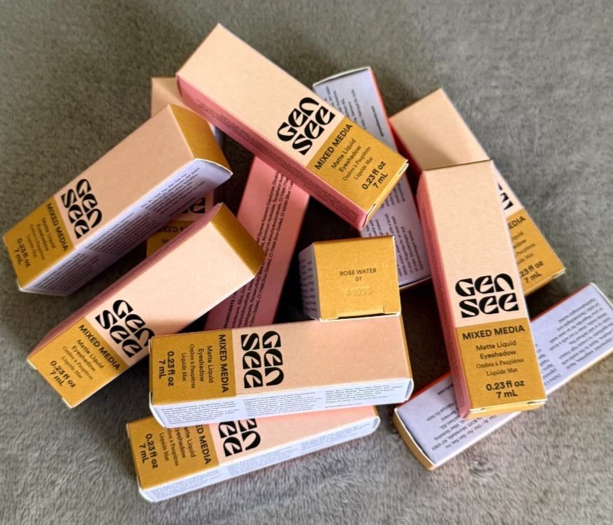 Sombra de ojos líquida mate Gen See Mixed Media - AGUA DE ROSAS, 1 unidad (paquete de 1) Foto 2 de 4