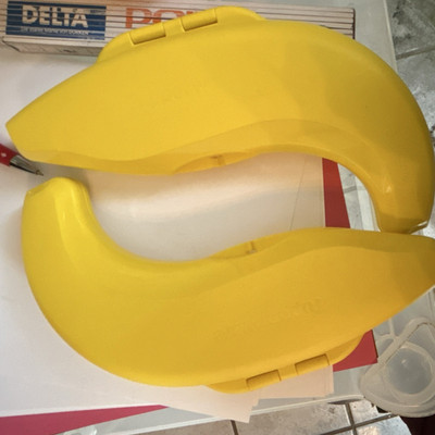 Tupperware Aufbewahrungsbehälter Fruchtform gelb Kunststoff 24x7x4cm Schnappdec 