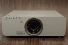 Panasonic PT-DW640 WXGA HD DLP Projector - Super Low use - Works perfect!