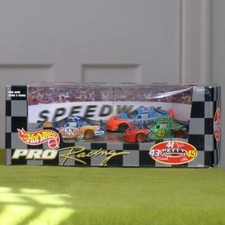 Hot Wheels Pro Racing 3 Car Set Petty Generations in Original Box