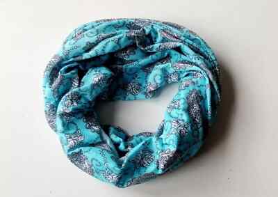 Multifunktionstuch Loop Multischal 9 in 1 Paisley hellblau grau nahtlos