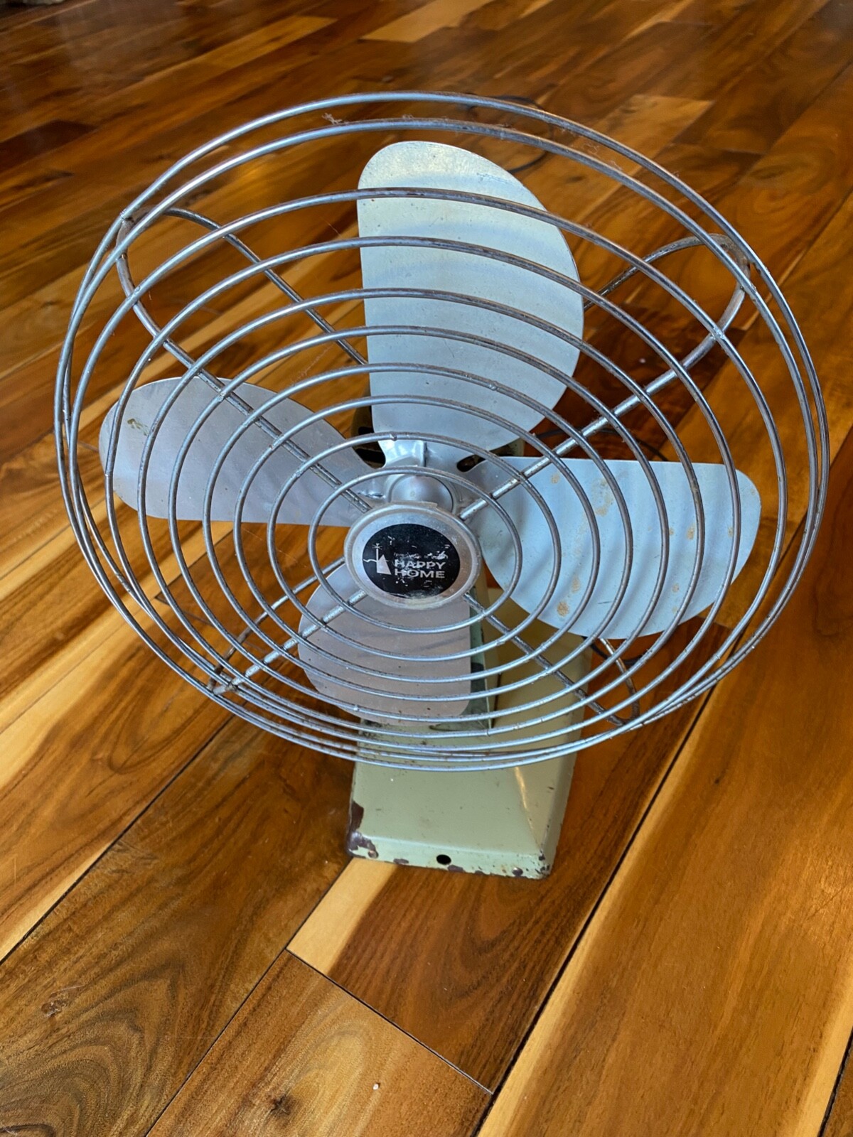 Vintage Retro Electric Fan for a Cozy Happy Home  -image