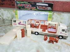Vtg Die Cast Motor Home Toy Car CHANGEABLE INTERIOR! Movable Parts! Camper RV