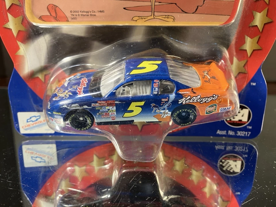 Terry Labonte #5 Kellogg's Looney Tunes Road Runner Wylie 2002 Chevrolet M.C. - Image 2 of 3