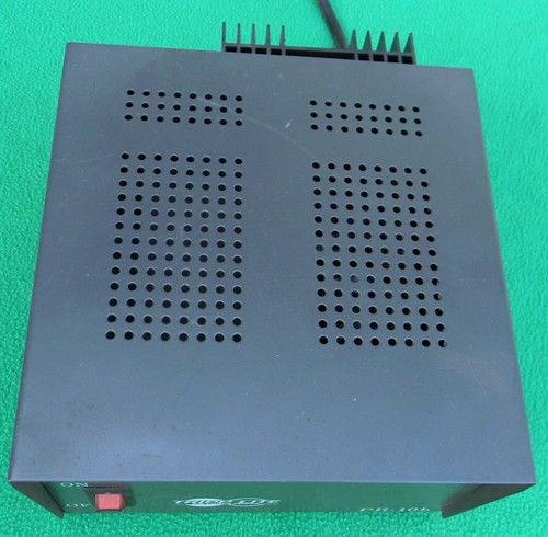 Tripp Lite PR-10B 12VDC Regulated Power Supply - Zdjęcie 2 z 3