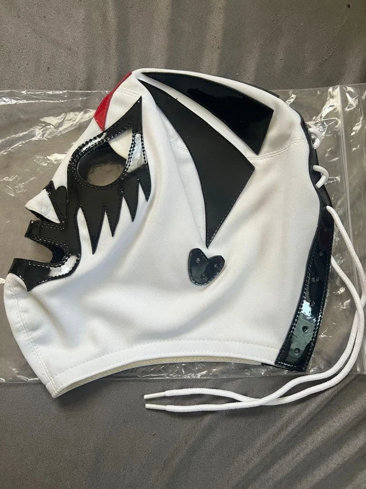 Mil Mascaras Mask Trade WWE Cosplay White Jersey Black Enameled Edge Adult Used - Image 4 of 4