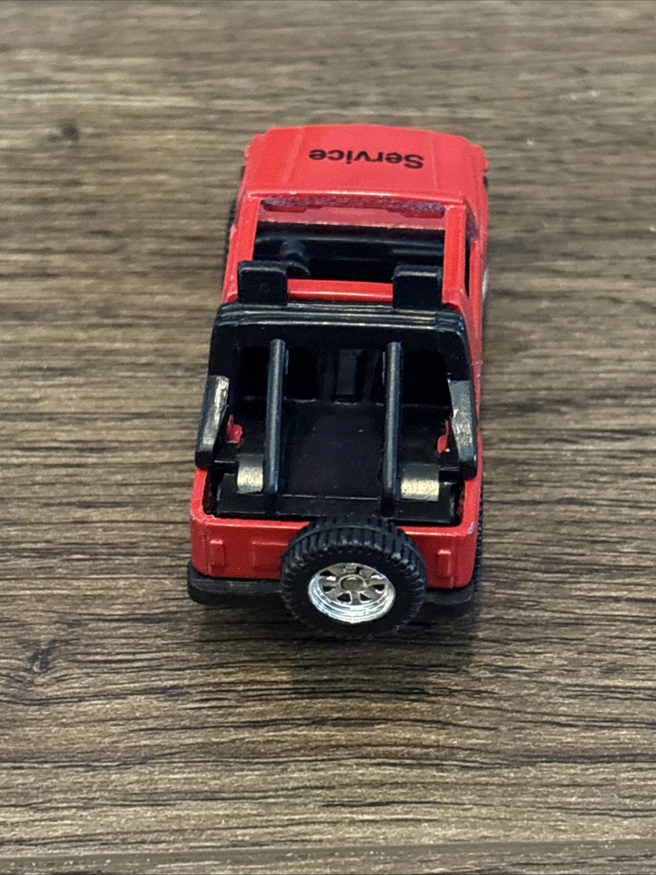 Maisto 铃木服务吉普车红色复古 SJ413Q — 第 3/4 张图片