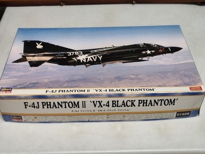 Hasegawa 1:72 F-4J PHANTOM II VX-4 Black Phantom Model 01926 Open