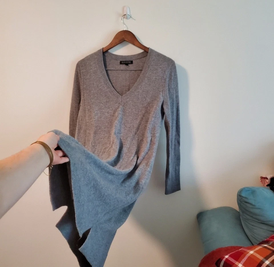 Banana Republic Tejido Italiano Hilo Manga Larga Cuello en V Suéter Vestido Talla Mediana Foto 3 de 4