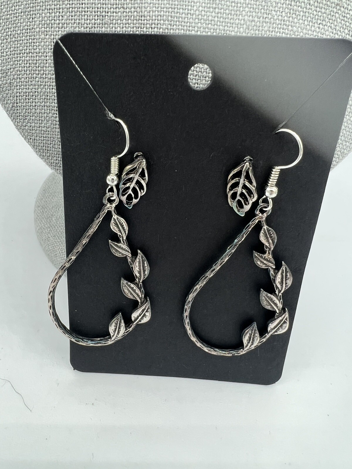 Leaf Design Silver Tone Fish Hook Dangle Earrings… - image 1