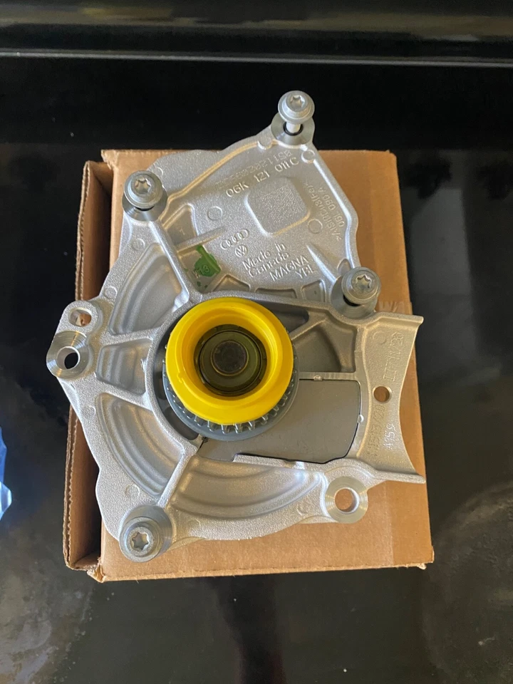 NUEVO Volkswagen of America 06K121011C - Bomba de agua motor Foto 2 de 2