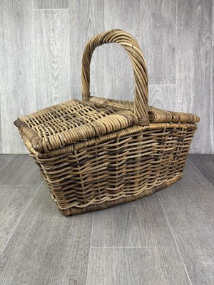 Vintage handgefertigter traditioneller Einkaufskorb Picknickkorb aus Weide Futterkorb groß