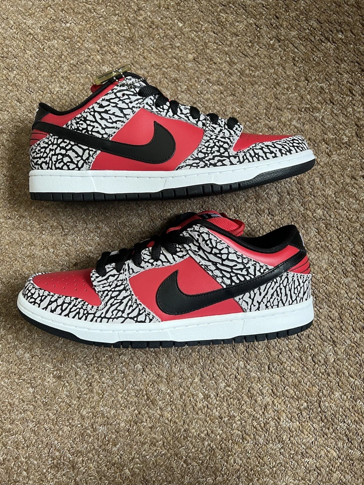 Nike SB Dunk X Supreme ciment rouge 2012 Royaume Uni 8,5/États Unis 9,5 flambant neuf