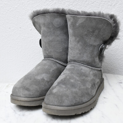 UGG Bailey Button II Womens Sz Gray Sheepskin Suede Warm Short Winter  Boots