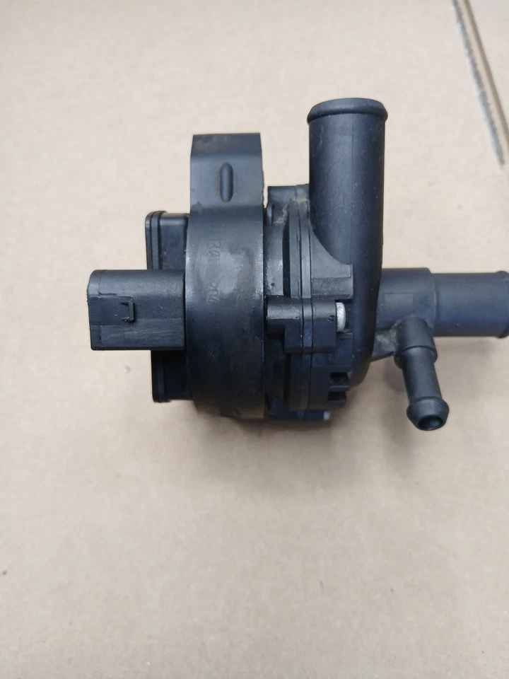 Bomba de agua refrigerante auxiliar Mercedes-Benz E350 CLS400 2010-2013 A2118350028 OEM Foto 3 de 4