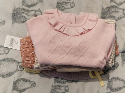 Baby Mädchen verschiedene Kleidung Paket 0-3 Monate verschiedene Marken bunt