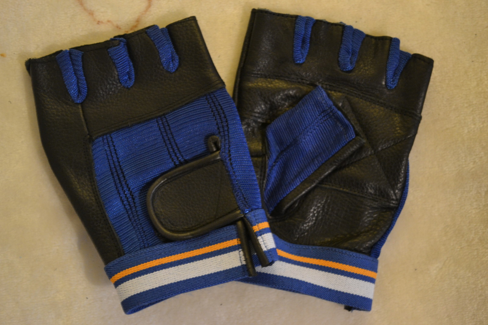 NEW LEATHER WEIGHT LIFTING PADDED GLOVES FITNESS GYM TRAINING CYCLING
