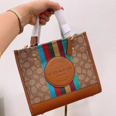 NWT Coach Dempsey Tote 22 In Signature Jacquard With Stripe And