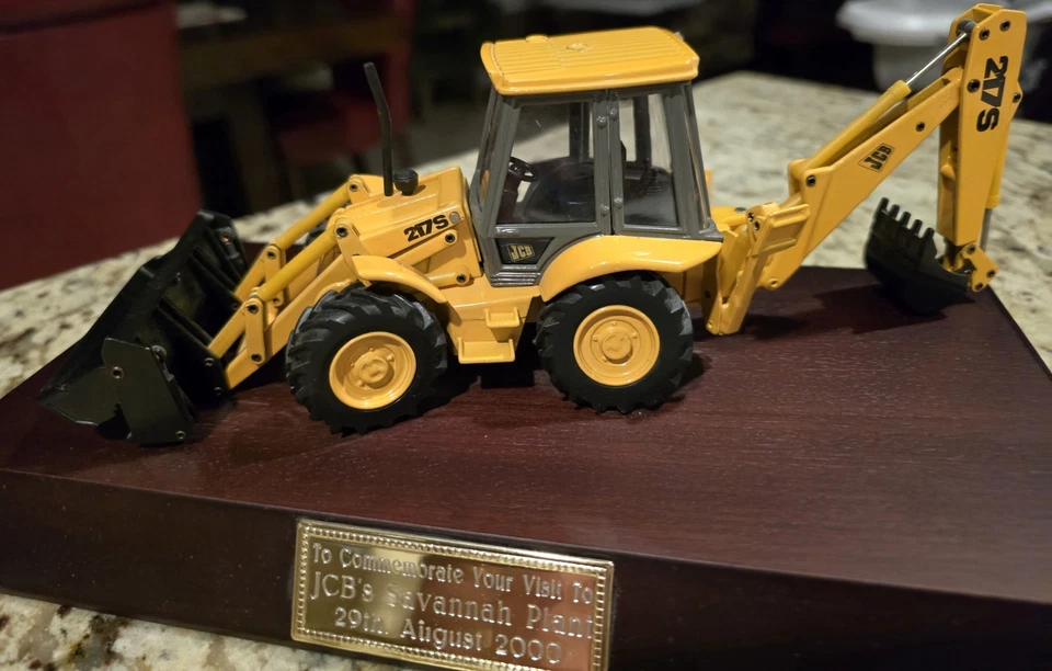 JCB 1:32 Scale 217S Backhoe Loader DieCast Model mounted on Base - Image 2 of 4
