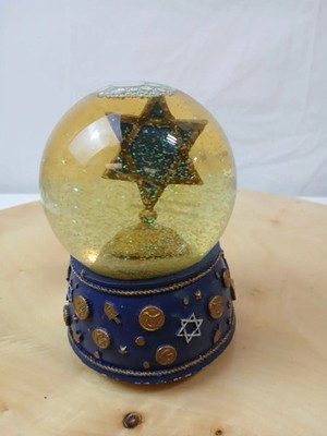 Hanukkah Snow Globe Star of David Blue Resin Base Vintage MUSIC box