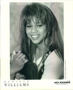 Press Photo: DENIECE WILLIAMS 8x10 B&W 1989