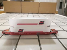 BURLINGTON NORTHERN CONTAINER CAR WITH CONTAINERS HO SCALE